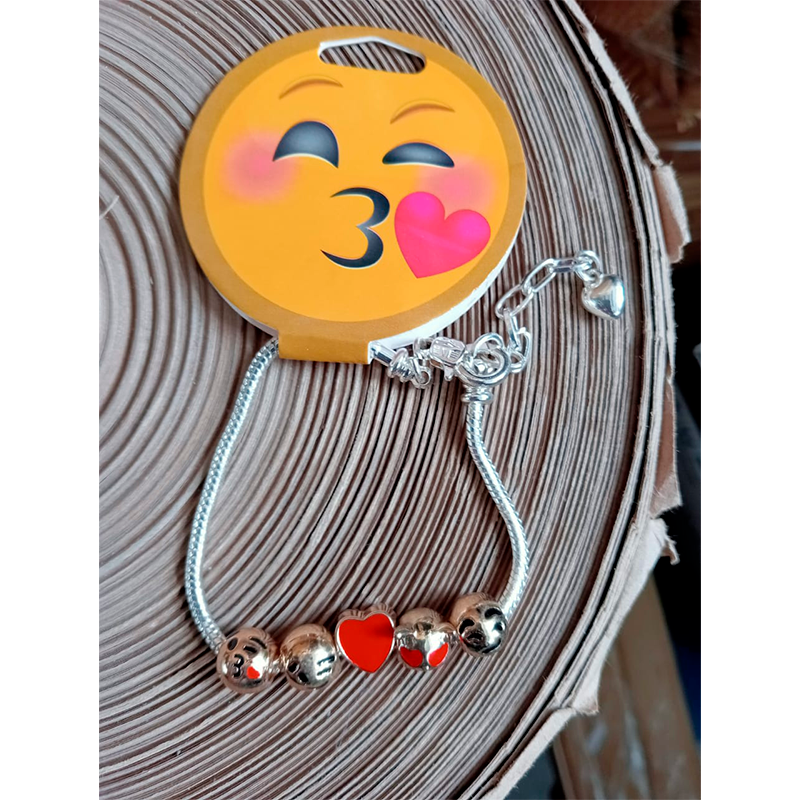 PULSERA CON  5 CHARM DE EMOJIS